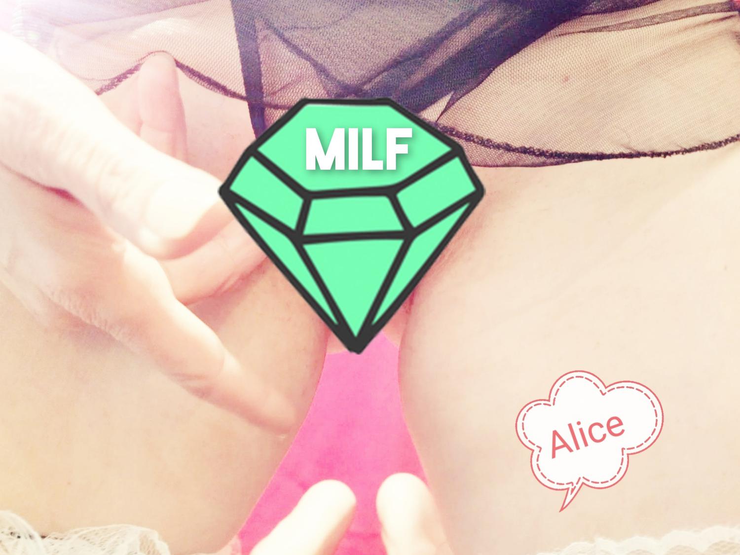 Alice_milfsexporn's media