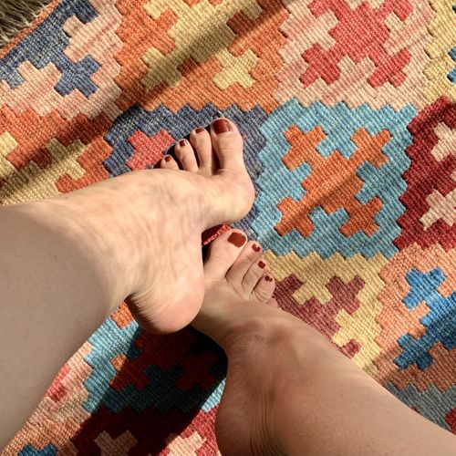 Alicefrenchfeetgirl's avatar