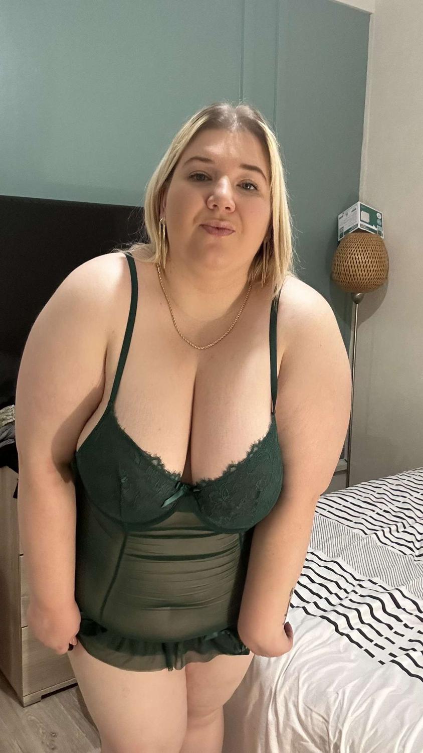 Bettyboobs_bbw's media