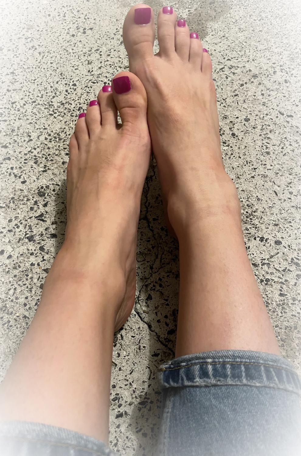 Clarafeet69's media