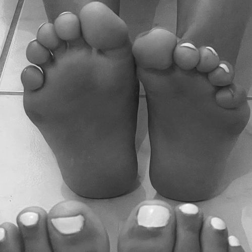 __cutefeet__'s avatar