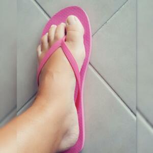 Feet_curvy_women's media