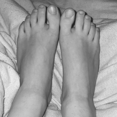 Feet_of_flo's avatar