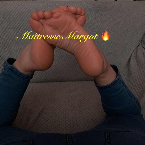 Feetgirl54000's avatar