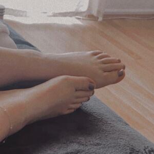 Feetlover_v's media