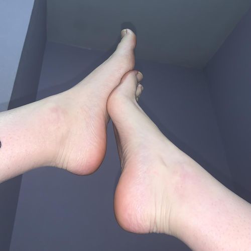 Frenchgirlfeet2212's avatar