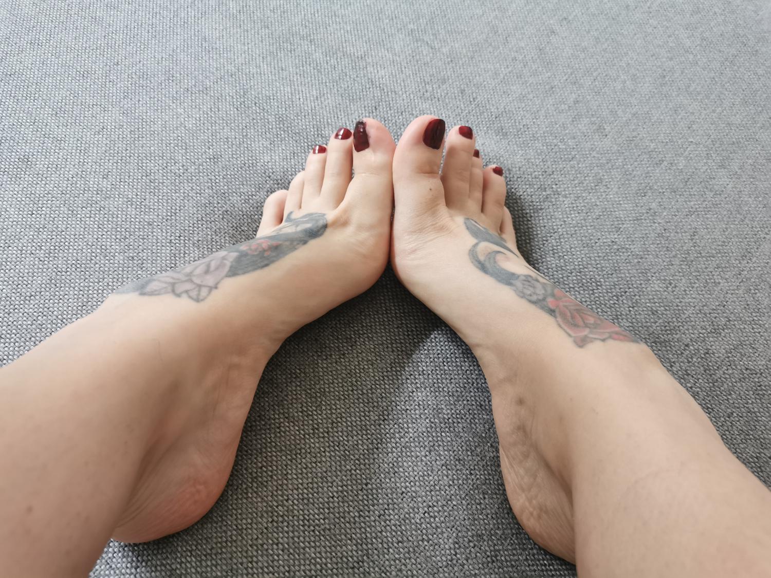 Frenchtattoooedfeet's media