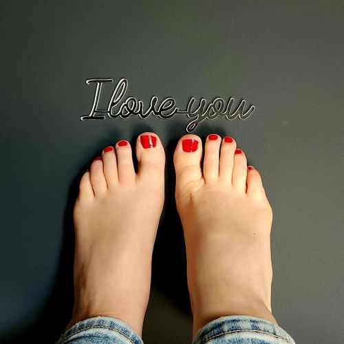 _lookmyfeet's avatar