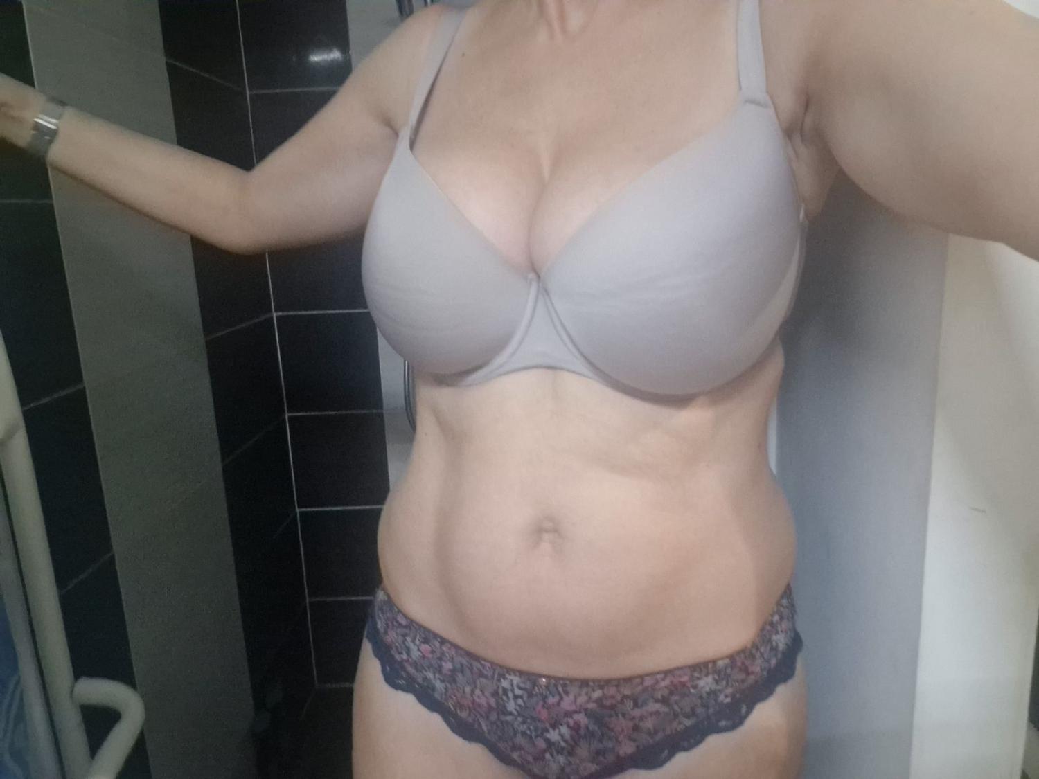 Milfbelle's media