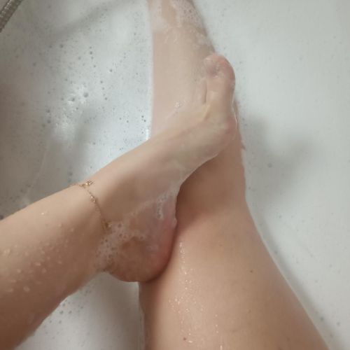 Missfeet77's avatar