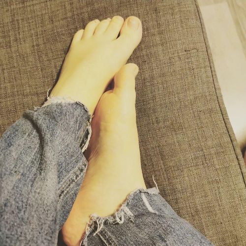 My_beautiful_feet_52's avatar