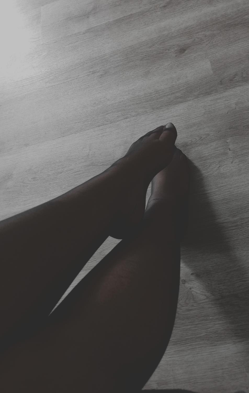 -pieds-femme-'s media