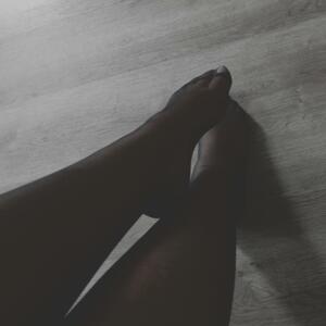 -pieds-femme-'s media