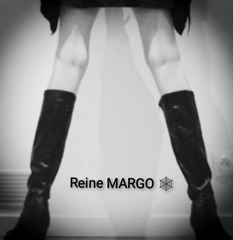 Reine_margo_footjob_maitresse_milf's media