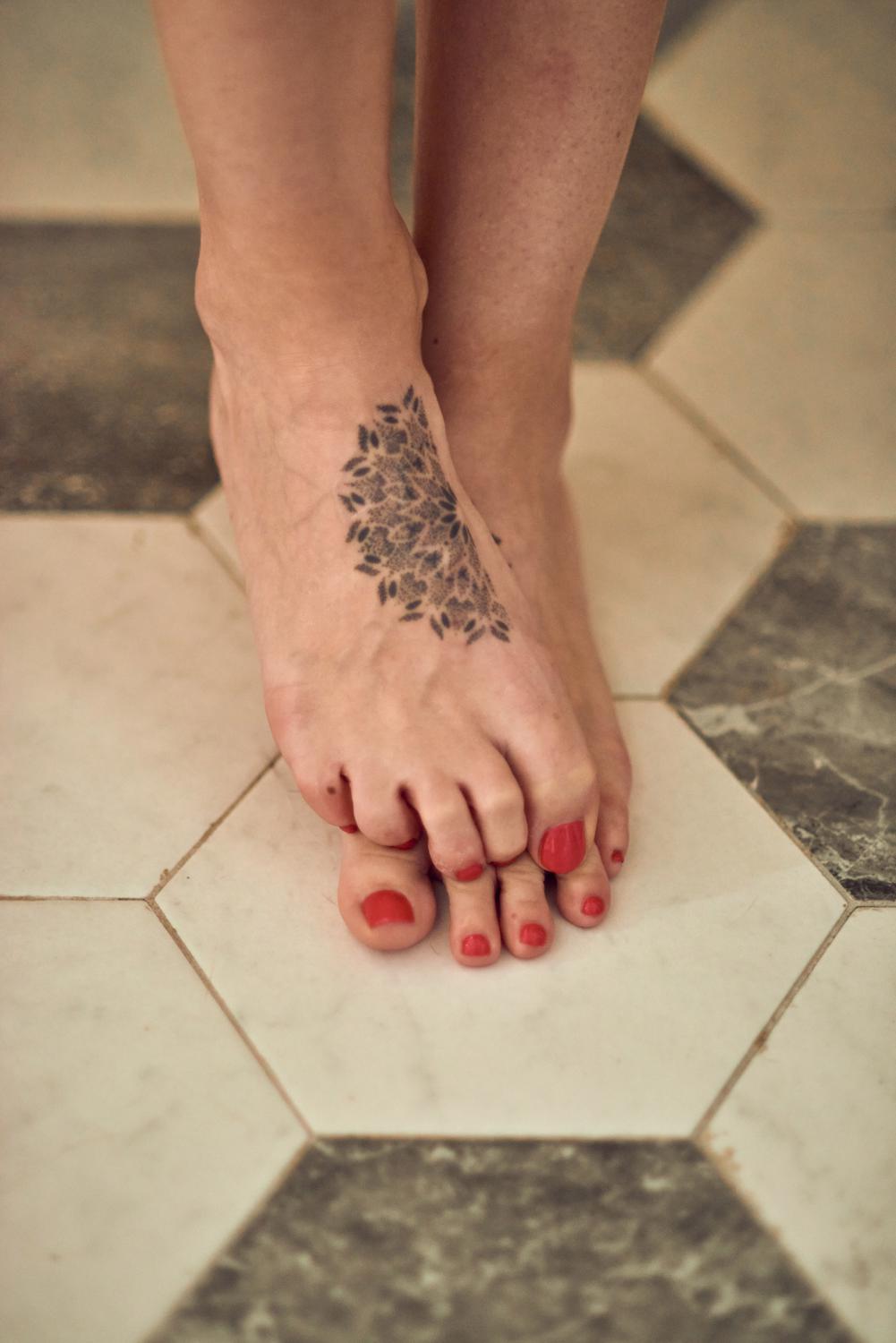 Romy_tattooed_feet's media