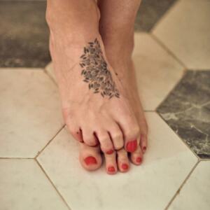 Romy_tattooed_feet's media