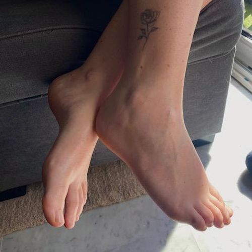 Rosy_feet21_'s avatar