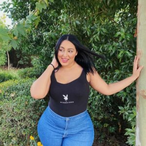 Thecurvydoll's media