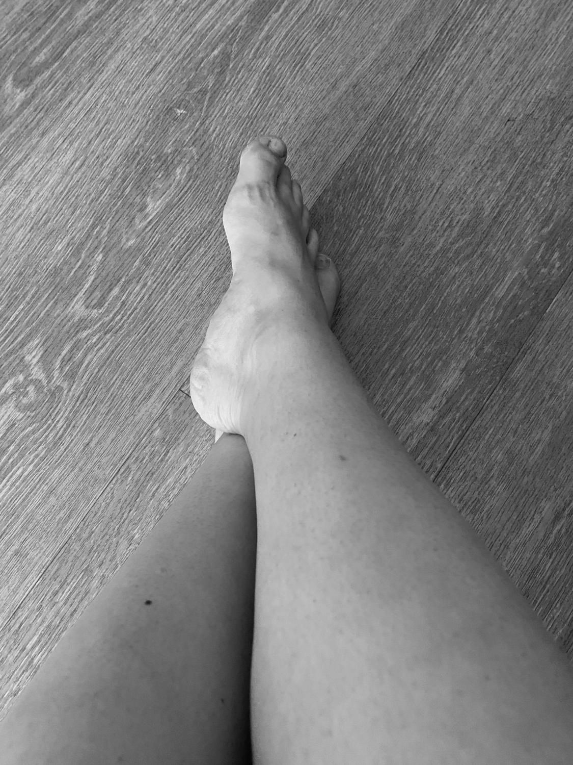 _womanfeet's media